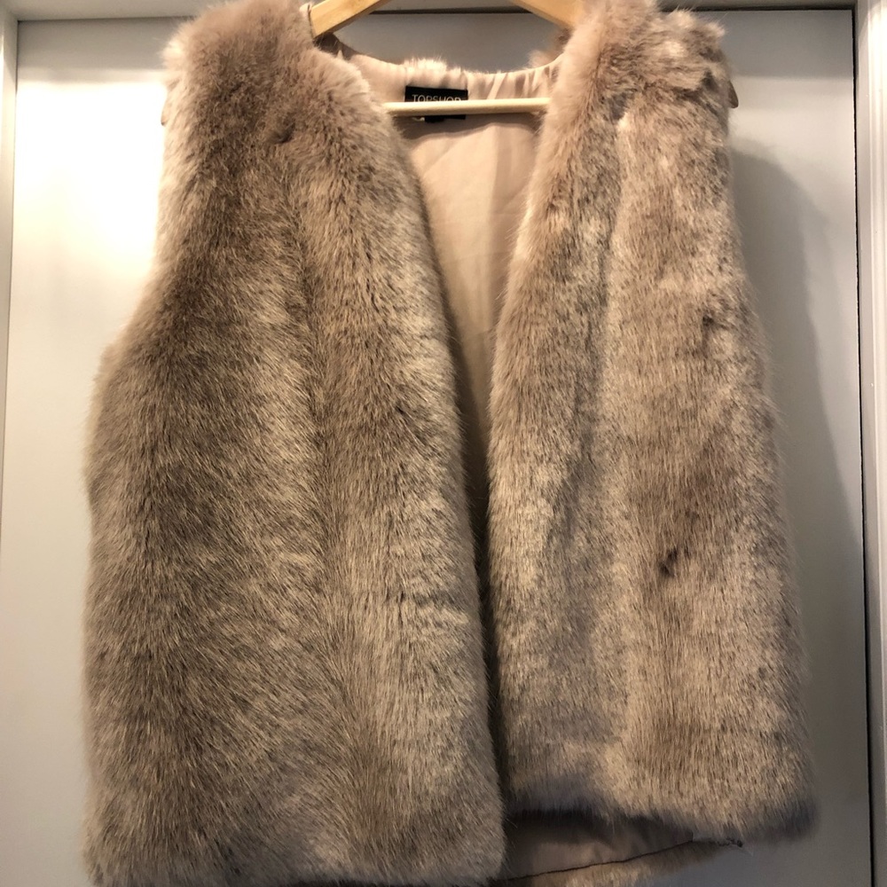 TopShop faux fur vest w/ pockets!